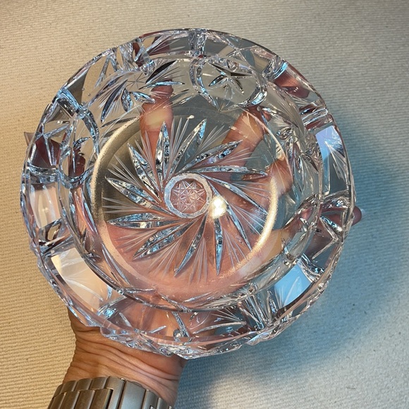 VINTAGE HEAVY WEIGHT PINWHEEL CRYSTAL ASHTRAY